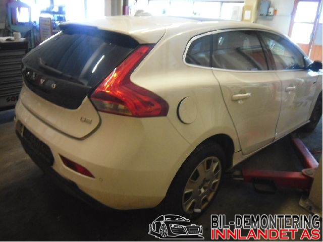 Volvo V40 2012-2019 , Motorkode: , Girkassekode: 