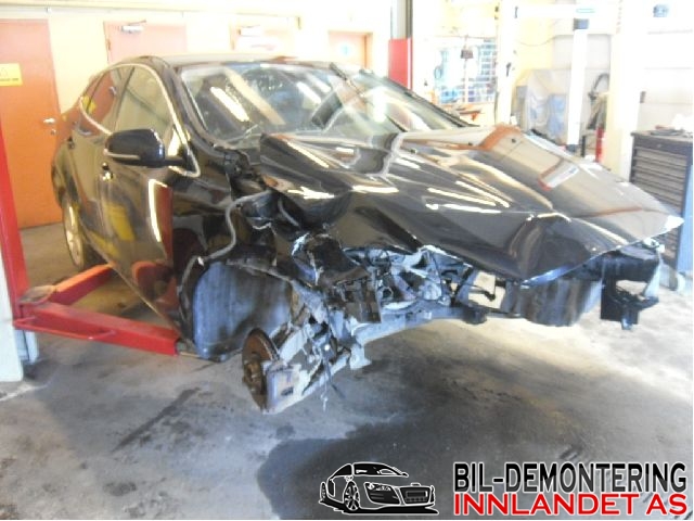 Volvo V40 2012-2019 , Motorkode: , Girkassekode: 