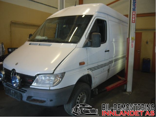 Mercedes 208-416 1995-->> , Motorkode: OM611.981, Girkassekode: 