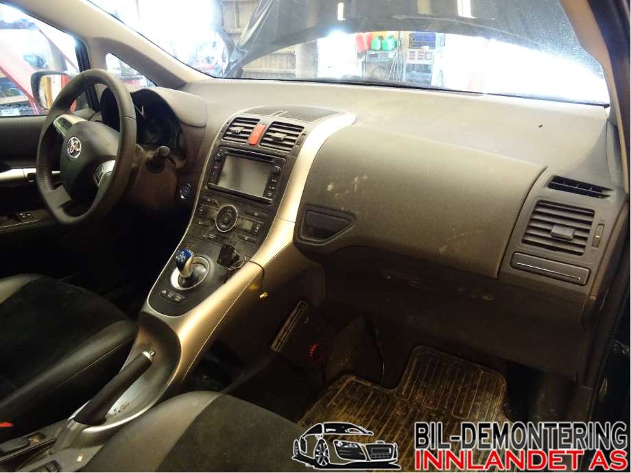 Toyota Auris 2010-2012 (Type I, Fase 2) , Motorkode: 2ZR-FXE, Girkassekode: G110047091