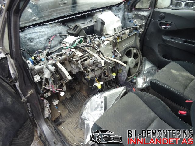 Toyota Verso-S 2011-2015 (COMBI) (COMBI), Motorkode: 1NR-FE, Girkassekode: 3030052831