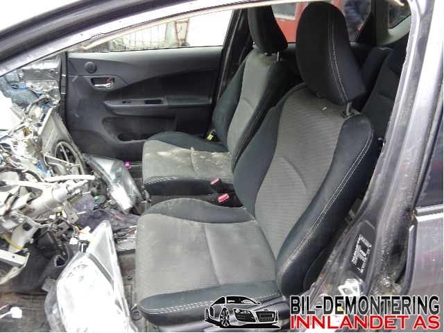Toyota Verso-S 2011-2015 (COMBI) (COMBI), Motorkode: 1NR-FE, Girkassekode: 3030052831