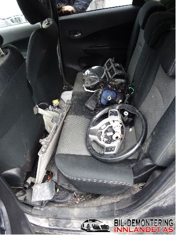 Toyota Verso-S 2011-2015 (COMBI) (COMBI), Motorkode: 1NR-FE, Girkassekode: 3030052831