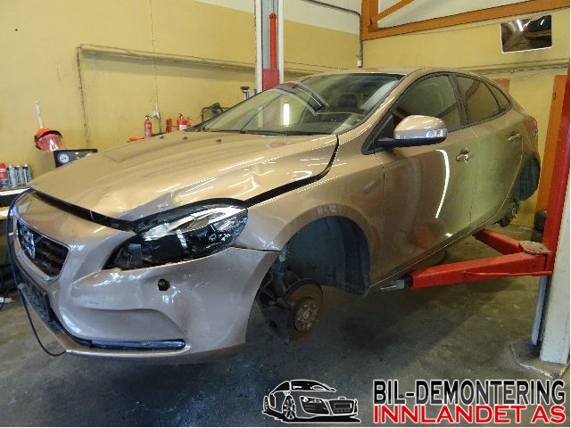 Volvo V40 2012-2019 , Motorkode: D4162T, Girkassekode: 1285228