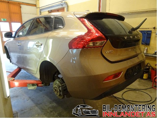 Volvo V40 2012-2019 , Motorkode: D4162T, Girkassekode: 1285228