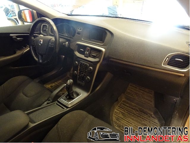 Volvo V40 2012-2019 , Motorkode: D4162T, Girkassekode: 1285228