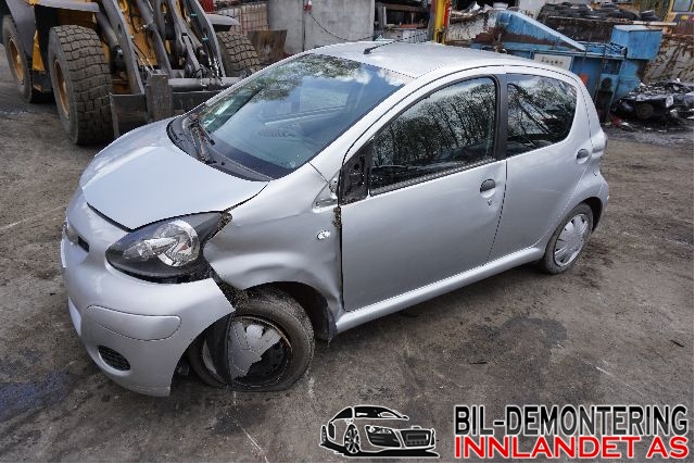 Toyota Aygo 2005-2014 (Type I) , Motorkode: 1KR-FE, Girkassekode: 303000H031