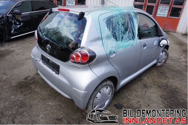 Toyota Aygo 2005-2014 (Type I) , Motorkode: 1KR-FE, Girkassekode: 303000H031