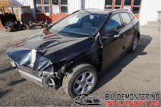 Volvo V40 2012-2019 , Motorkode: D4162T, Girkassekode: B6