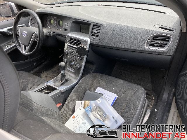 Volvo V60 2010-2013 (Type I, Fase 1) delebil , Motorkode: D4162T, Girkassekode: 36051127
