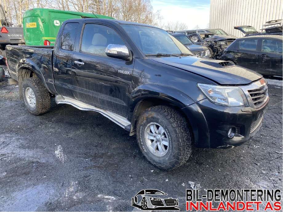 Toyota Hilux 2012-2016 delebil , Motorkode: 2KD-FTV, Girkassekode: 33030-0K750