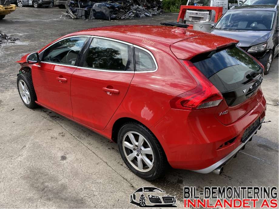 Volvo V40 2012-2019 , Motorkode: B4204T38, Girkassekode: M66 36010298