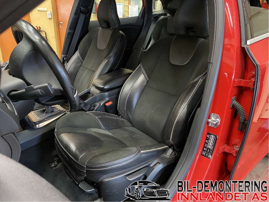 Volvo V40 2012-2019 , Motorkode: B4204T38, Girkassekode: M66 36010298