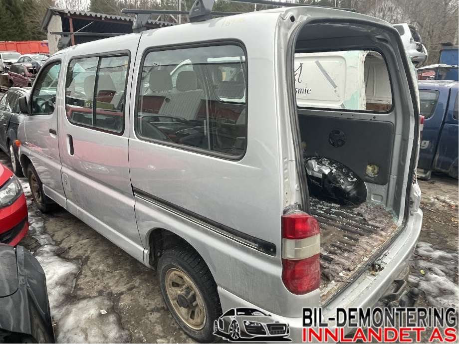 Toyota Hiace 2001-2006 (Fase 2) , Motorkode: 2KD-FTV, Girkassekode: 330302F290