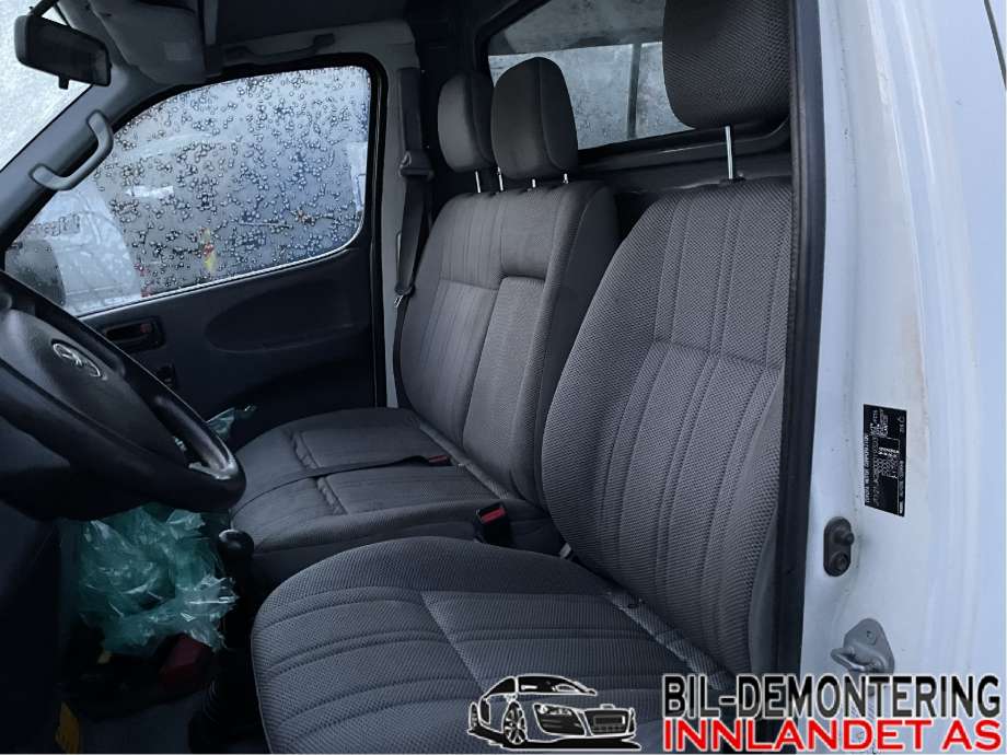 Toyota Hiace 2007-2012 (Fase 3) , Motorkode: 2KD-FTV, Girkassekode: 3303026A60