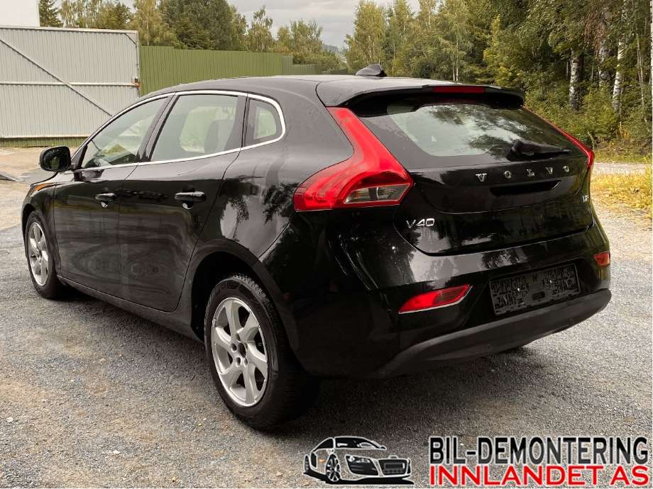Volvo V40 2012-2019 , Motorkode: D4204T8, Girkassekode: 1285236