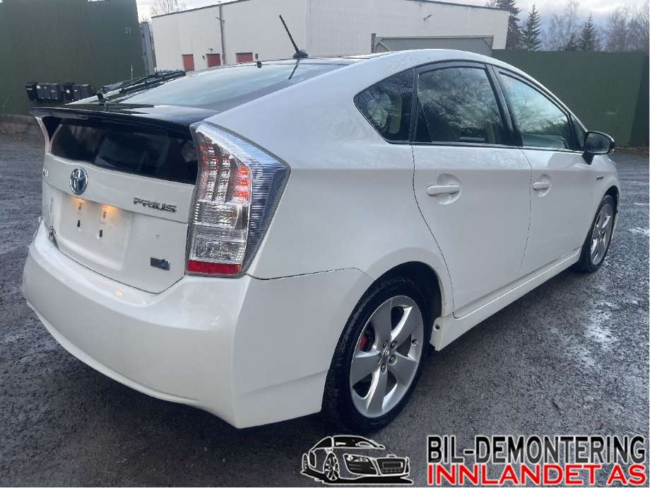 Toyota Prius 2009-2016 (Type III) (COMBI) (COMBI), Motorkode: 2ZR-FXE, Girkassekode: 3090047060