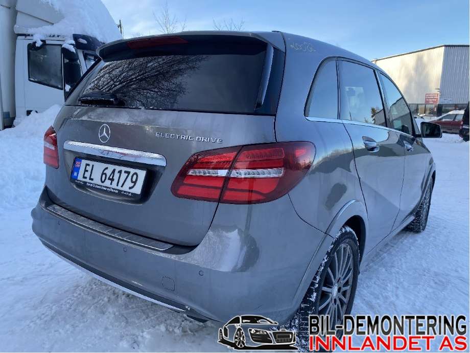 Mercedes B-Klasse 2011-2018 (W246) (W246), Motorkode: EM780.990, Girkassekode: 