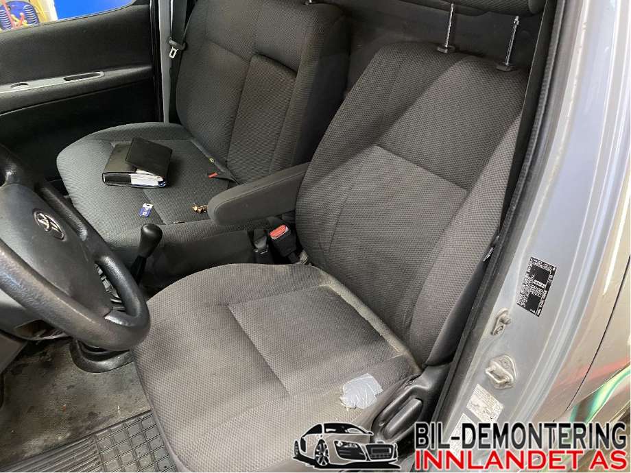 Toyota Hiace 2007-2012 (Fase 3) , Motorkode: 2KD-FTV, Girkassekode: 3303026A61