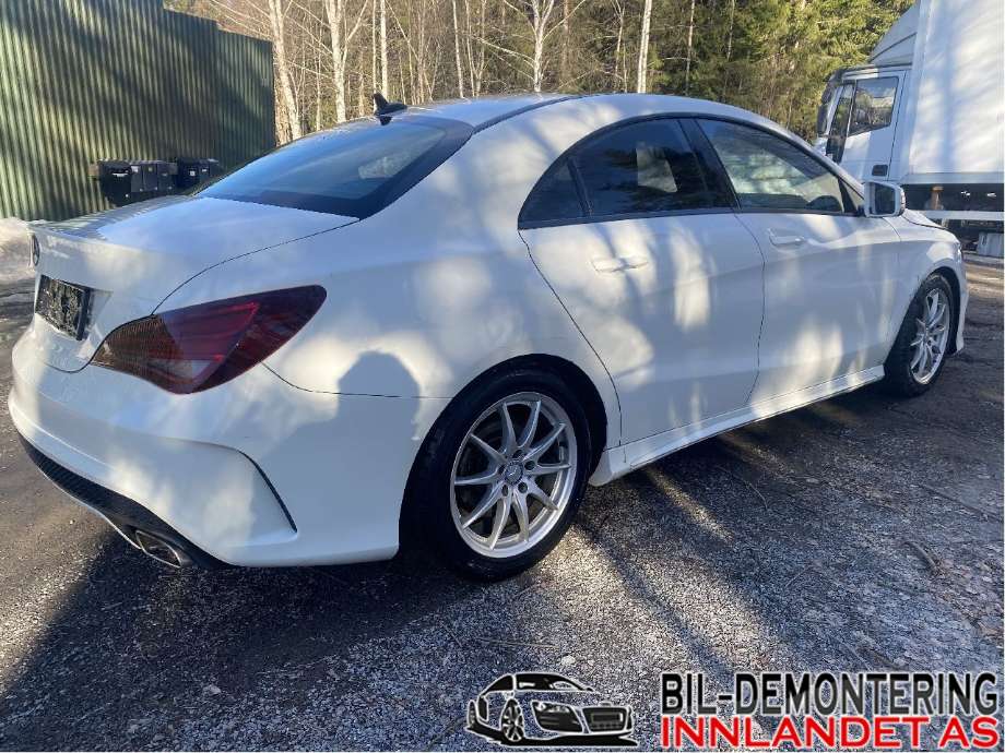Mercedes CLA 2013-2019 (C117) (C117), Motorkode: M270.910, Girkassekode: 724.002
