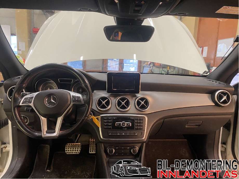 Mercedes CLA 2013-2019 (C117) (C117), Motorkode: M270.910, Girkassekode: 724.002