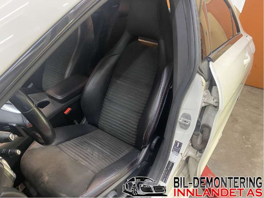 Mercedes CLA 2013-2019 (C117) (C117), Motorkode: M270.910, Girkassekode: 724.002