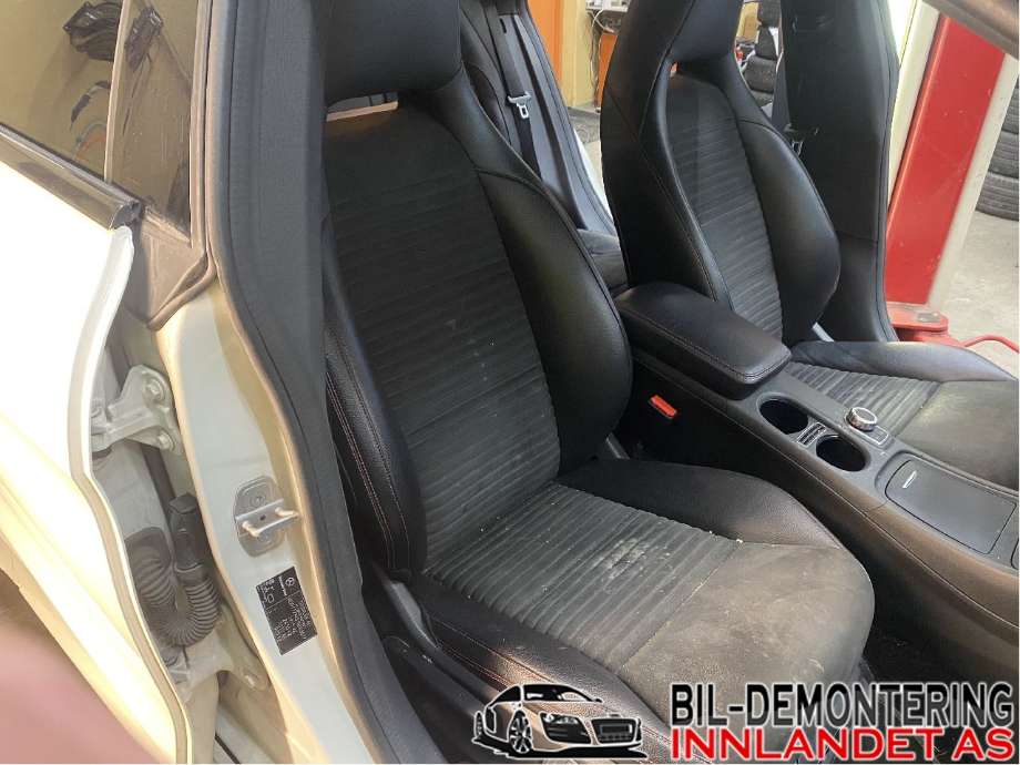 Mercedes CLA 2013-2019 (C117) (C117), Motorkode: M270.910, Girkassekode: 724.002