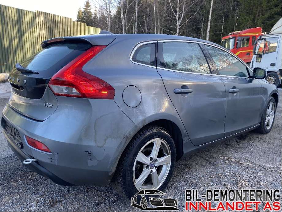 Volvo V40 2012-2019 , Motorkode: D4162T, Girkassekode: MPS6