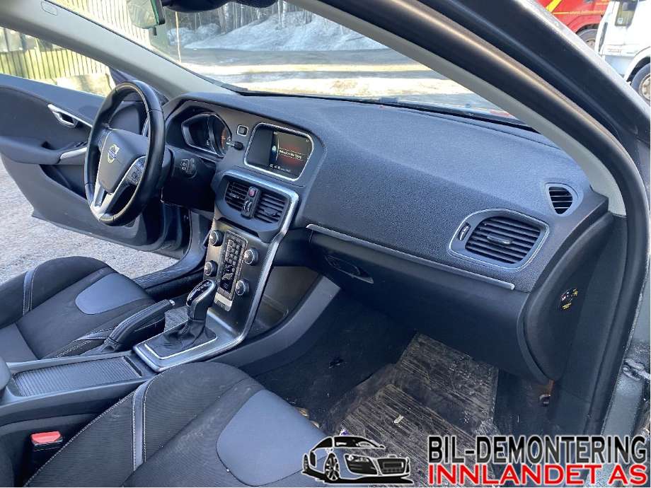 Volvo V40 2012-2019 , Motorkode: D4162T, Girkassekode: MPS6