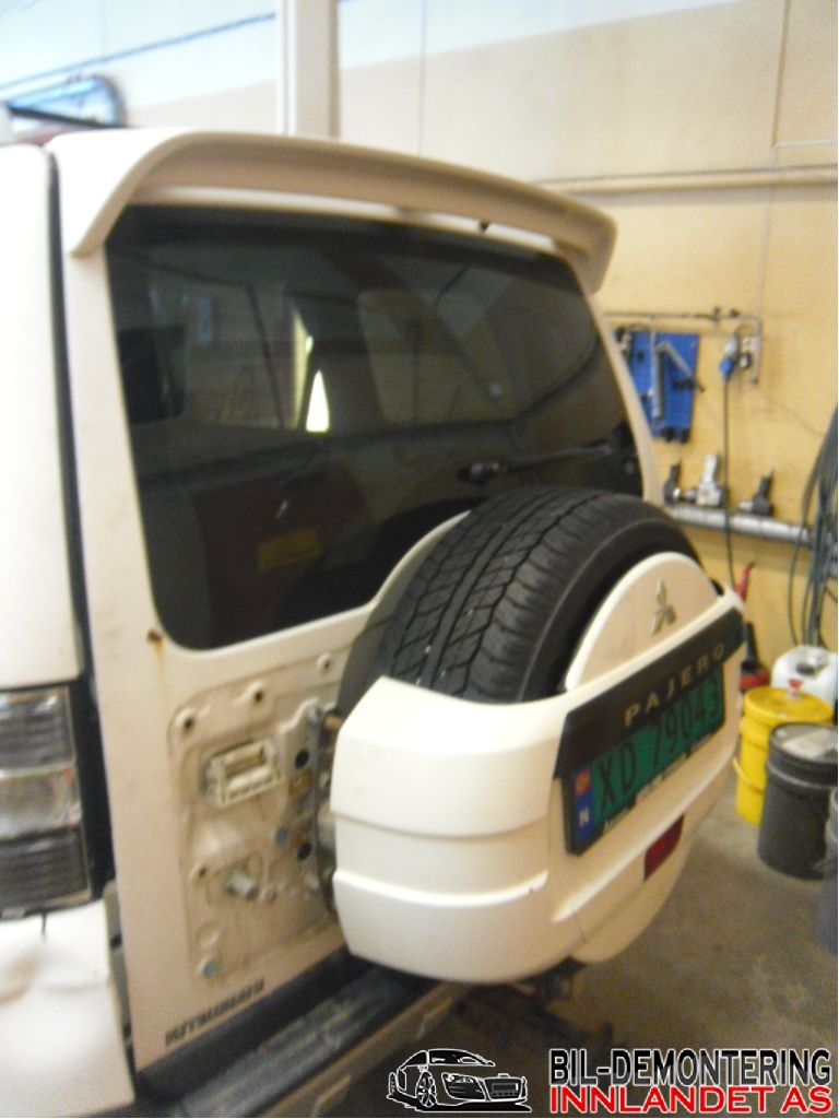 Baklykt bremselys bakrute til Mitsubishi Pajero 2007-2016 (Type IV, Fase 1) (MR490840|)