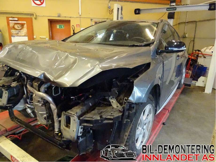 Skjerm locari venstre foran til Volvo V40, 2012-2019