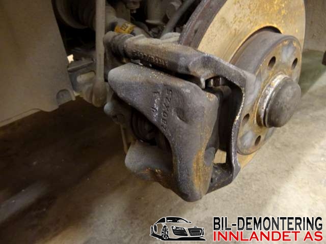 Bremsecaliper høyre foran til Mercedes B-Klasse, 2011-2018 (W246) (W246) (A 000 421 64 81)