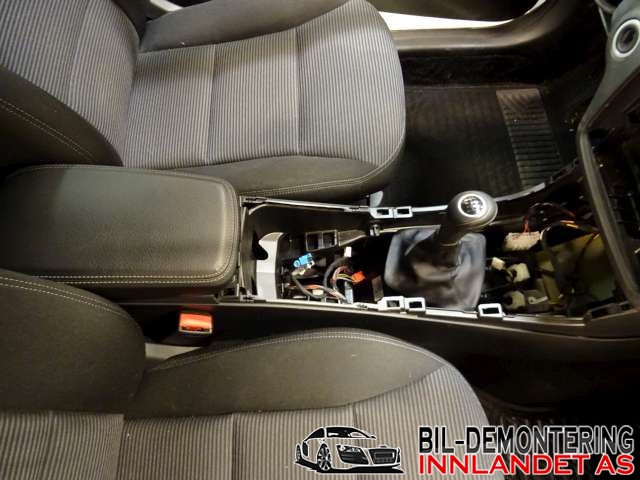 Innredning, Konsoll til Mercedes B-Klasse, 2011-2018 (W246) (W246) (A 246 680 36 02)