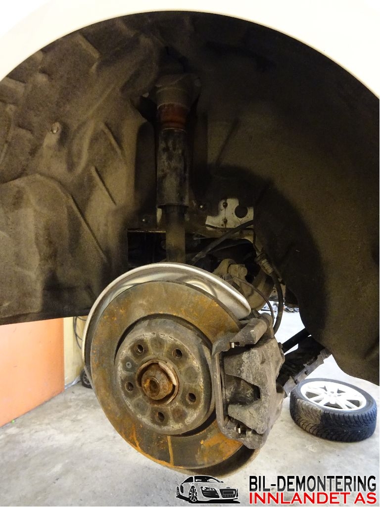 Bremsecaliper høyre bak til Audi A4 2015-2019 (Type V, Fase 1) (B9) (B9) (AUDI|8W0 615 404|8W0 615 426|)