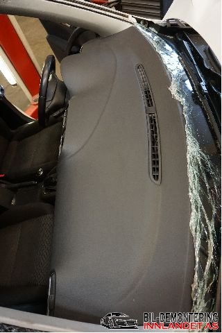 Dashbord til VW Golf VI 2008-2012  (VOLKSWAGEN|5K1 857 001 A|)