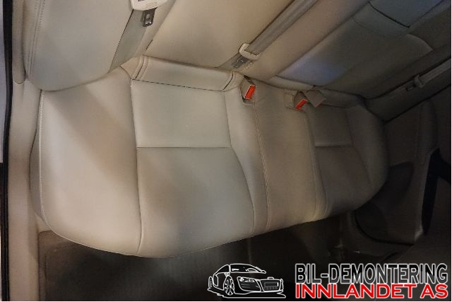 Sete bak til Toyota Avensis, 2009-2015 (Type III, Fase 1)  (TOYOTA|)