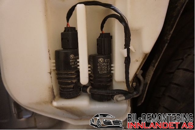 Spylerpumpe foran til BMW 5-Serie, 2010-2017 (F10/F11) (F10/F11) (BMW|)