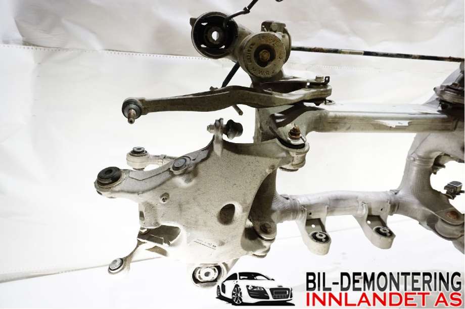 Travers bak til BMW 5-Serie 2010-2017 (F10/F11) (F10/F11) (BMW|33 31 6 798 545||191509762B)