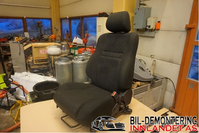 Sete foran høyre til Toyota Avensis 2003-2008 (Type II)