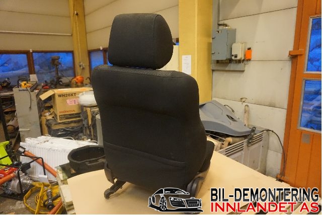 Sete foran høyre til Toyota Avensis 2003-2008 (Type II)