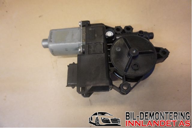 Ruteheis høyre til Hyundai i30 2007-2012 (Type I) (HYUNDAI|824602L010|)