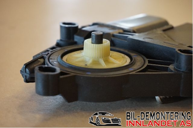 Ruteheis høyre til VW Caddy 2010-2015 (Type III, Fase 2)  (VOLKSWAGEN|1T0 959 702 S||5K0959792)