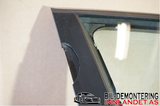Dør høyre foran til BMW 1-Serie 2004-2011 (E81/E82/E87/E88) (E81/E82/E87/E88) (BMW|41 51 5 A2A 382|)