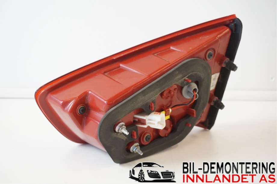 Baklykt venstre indre til Kia Sportage 2010-2016 (Type III) (KIA|924063W010|)