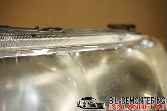 Frontlykt venstre xenon til Suzuki Grand Vitara 2005-2015 (Type III)  (SUZUKI|35320-65JB1|)