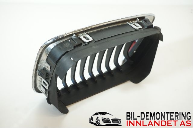 Grill høyre til BMW 3-Serie 1998-2005 (E46) (E46) (BMW|51 13 8 208 490|)