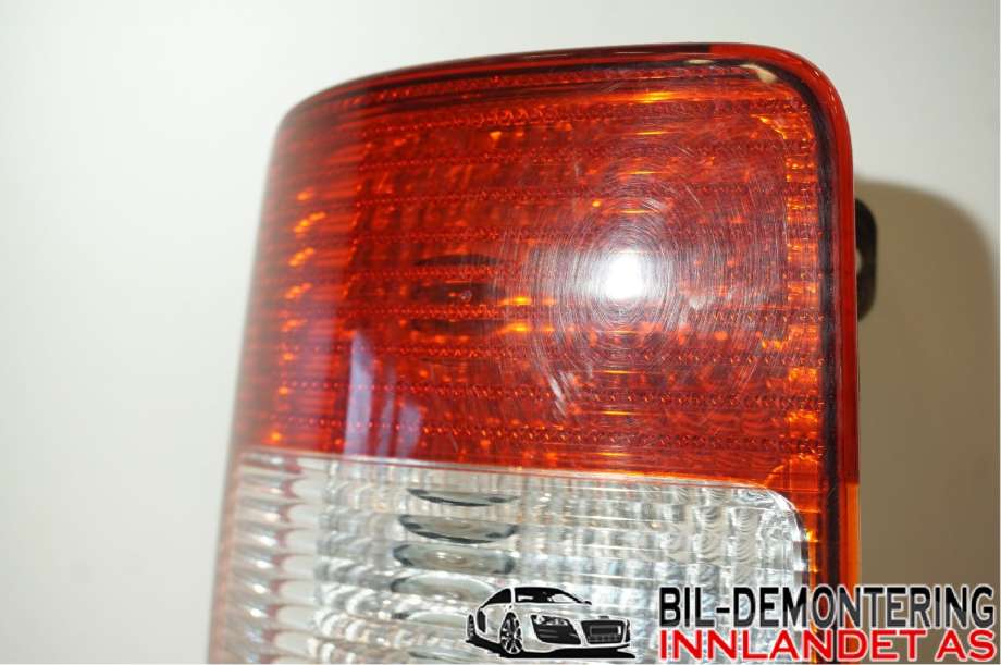 Baklykt venstre til VW Caddy 2004-2010 (Type III, Fase 1)  (2K0 945 095 M||2K0 945 111 A)