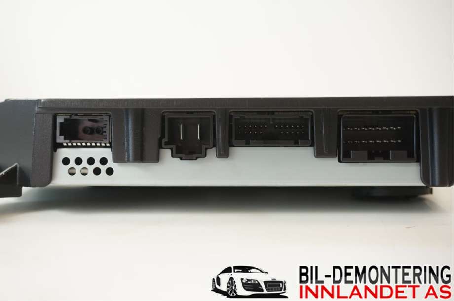 Bilstereo forsterker til Volvo V90 / V90 CC / S90 2016-->>  (VOLVO||32212303AA)