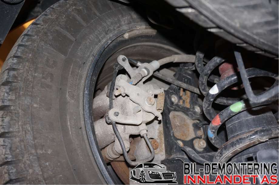 Bremsecaliper venstre bak til Citroën Berlingo, 2015-2019 (Type II, Fase 2)  (CITROEN|4402 F5)