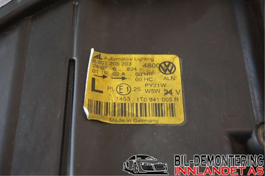 Frontlykt venstre halogen til VW Touran 2003-2006 (Type I, Fase 1)  (VOLKSWAGEN|1T0 941 005 R|)